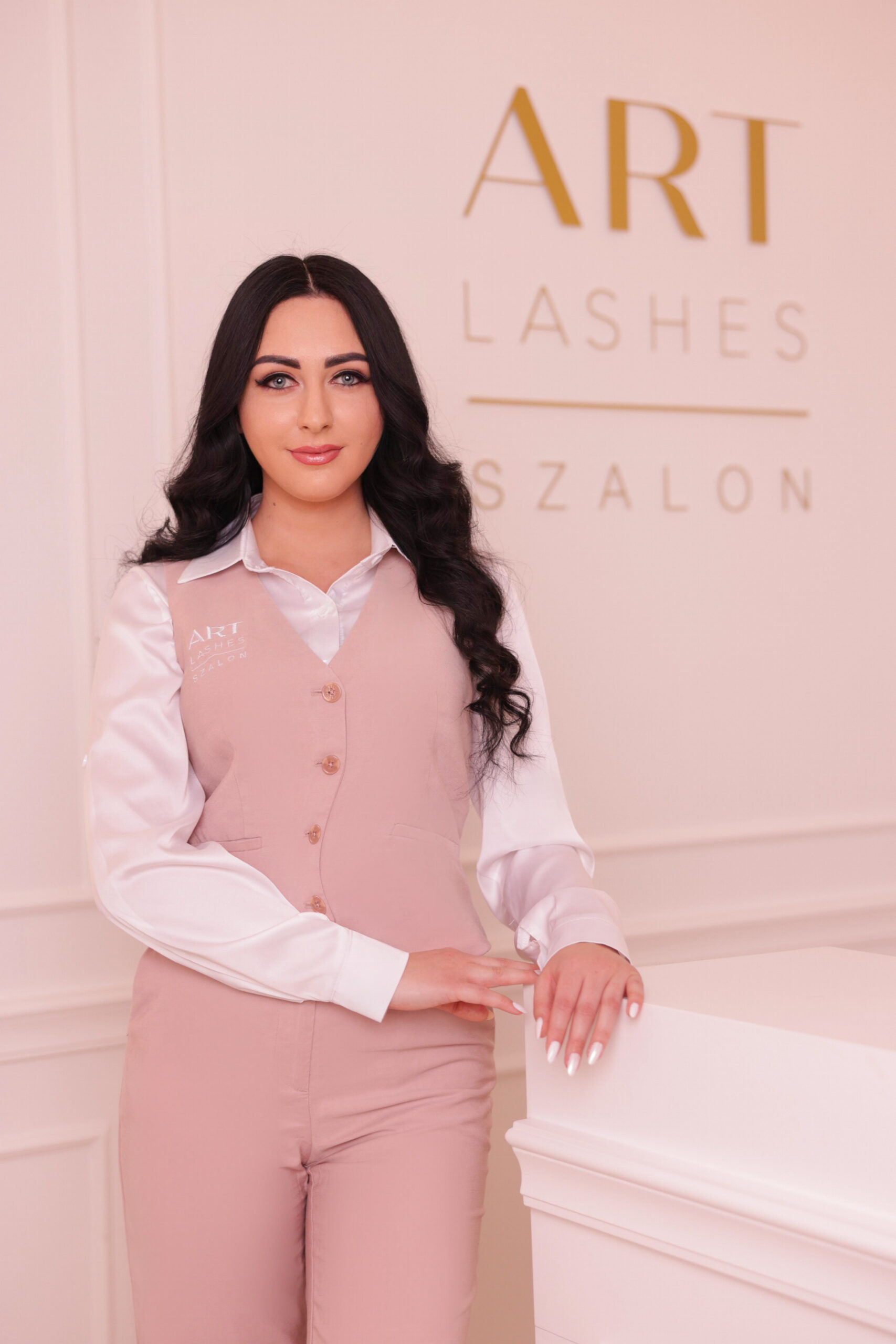 Misák Tünde szempillastylist mester Misák Tünde szempillastylist mester